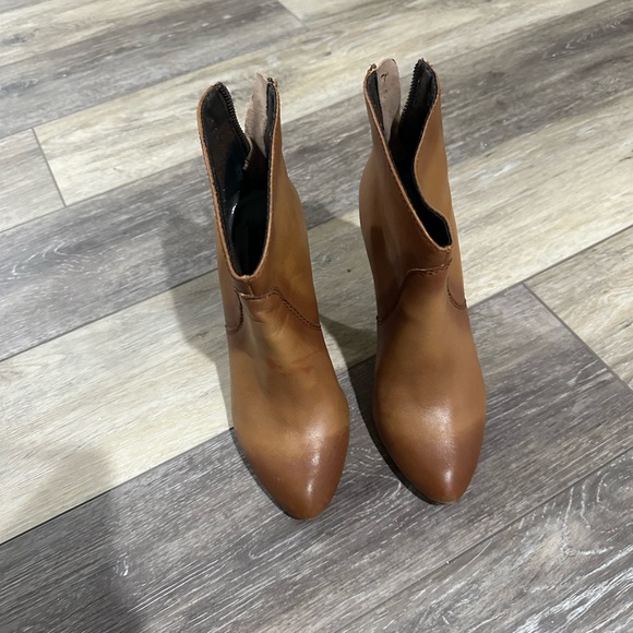 Nine West boots - Picture 5 of 8